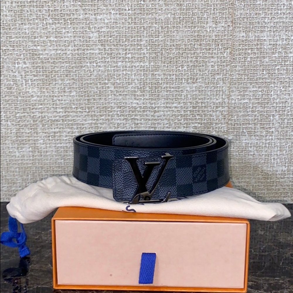 Louis Vuitton Reversible belt Initiales 40 MM